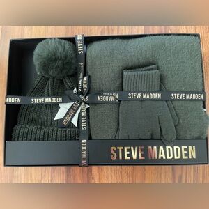 NWT Steve Madden gift box